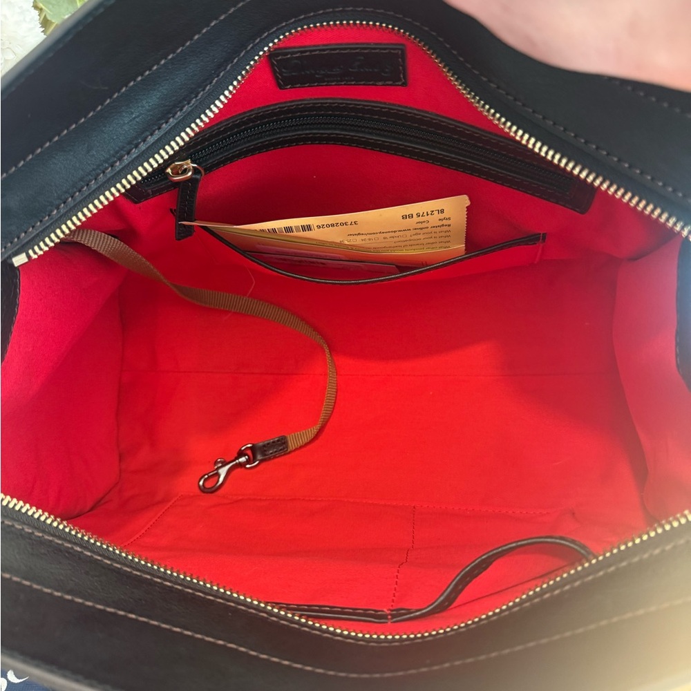 Dooney & Bourke Florentine leather shoulder bag. - Picture 9 of 10